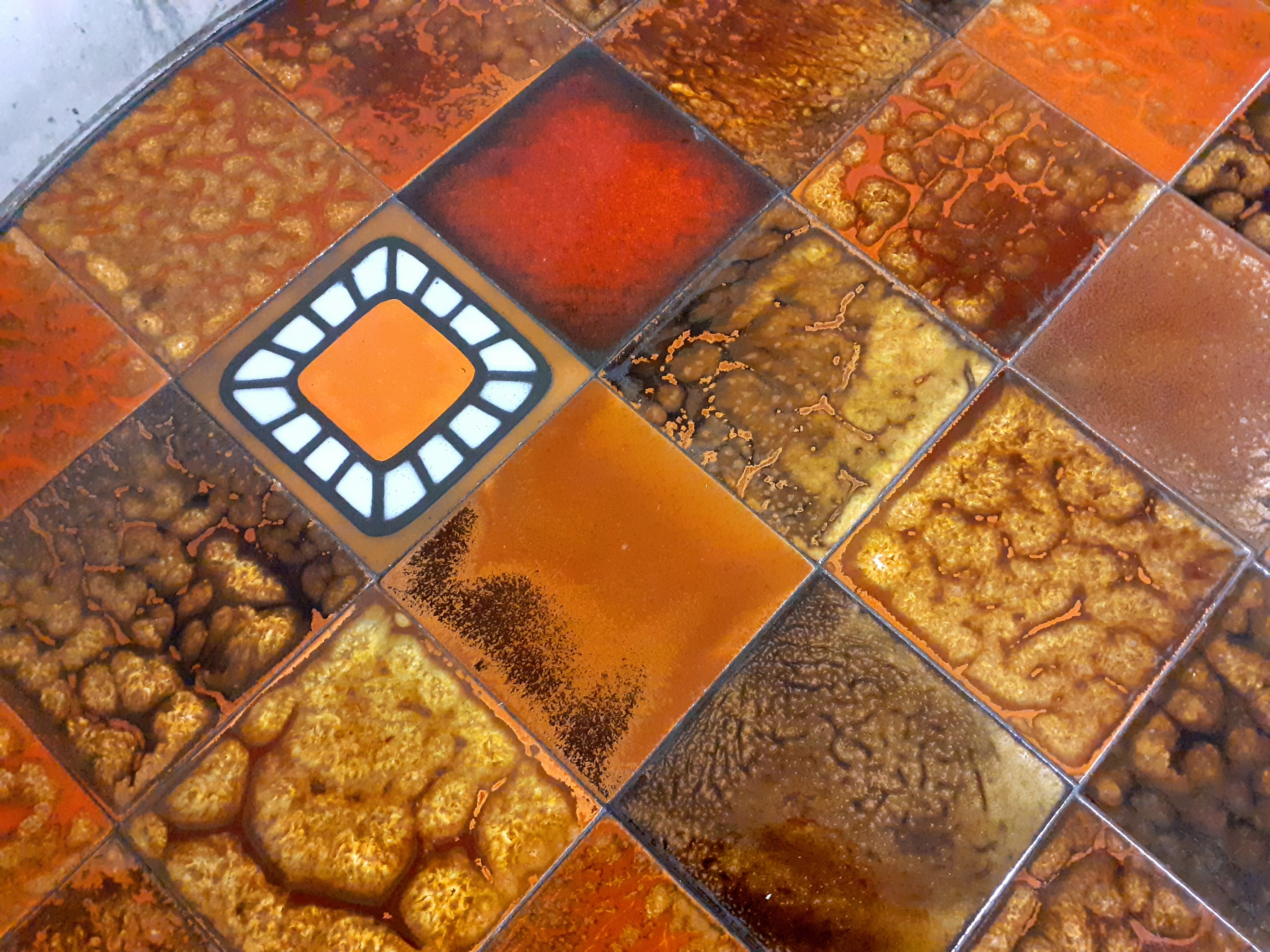 Vintage round coffee table roche-bobois in steel and ceramic 70s