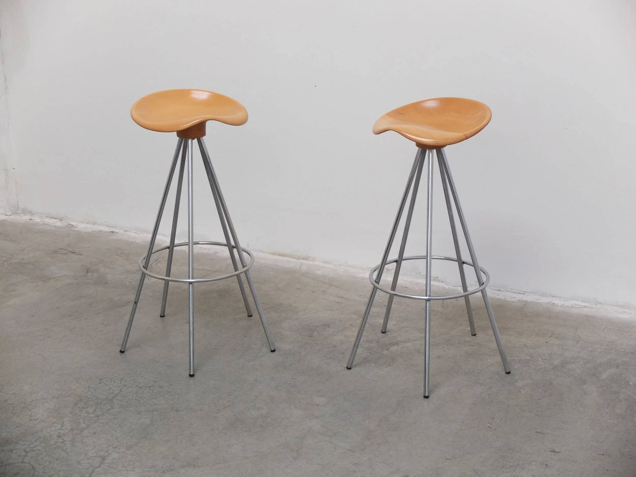 Pair of 'Jamaica' swivel bar stools by Pepe Cortès for BD Barcelona, 1990s