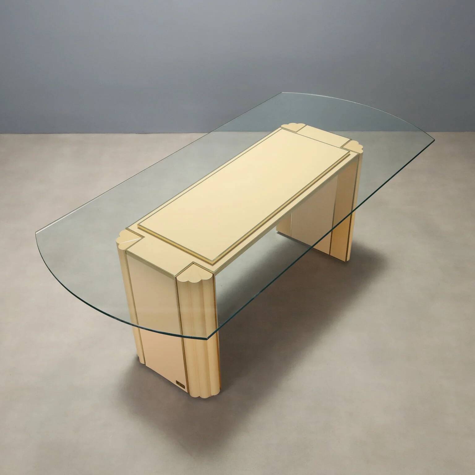 Table AD 006' par Alain Delon pour Mario Sabot