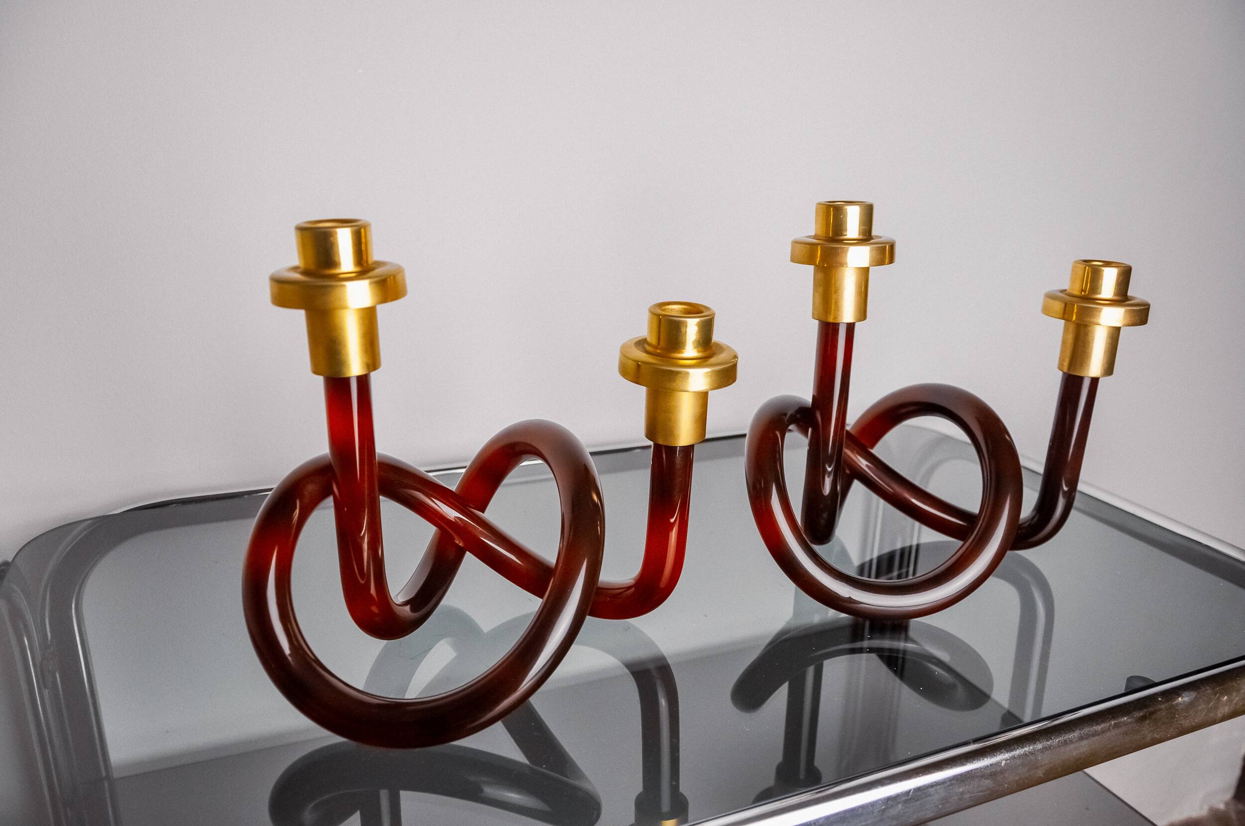 Pair of pretzel candlesticks by Dorothy Thorpe in lucite, 1970