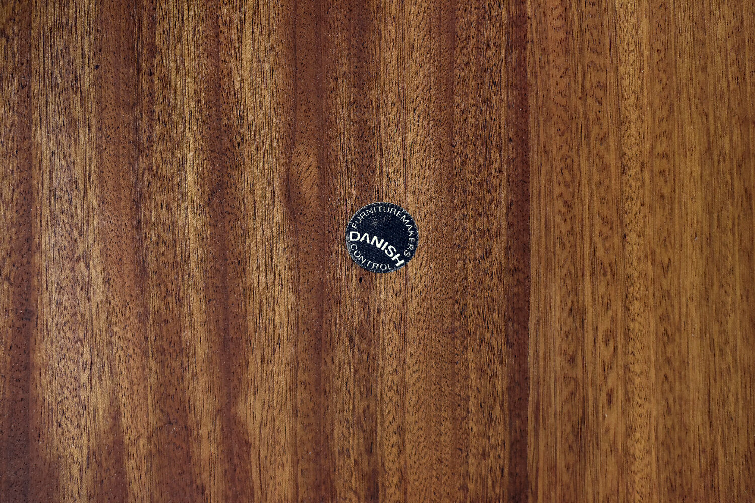 Mid-century modern rosewood coffee table Capella by Illum Wikkelsø.