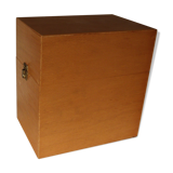 Compartmentalized wooden plug box