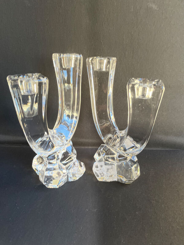 Cristallerie de Vannes le Châtel - Paire de bougeoirs flambeaux - Cristal signé