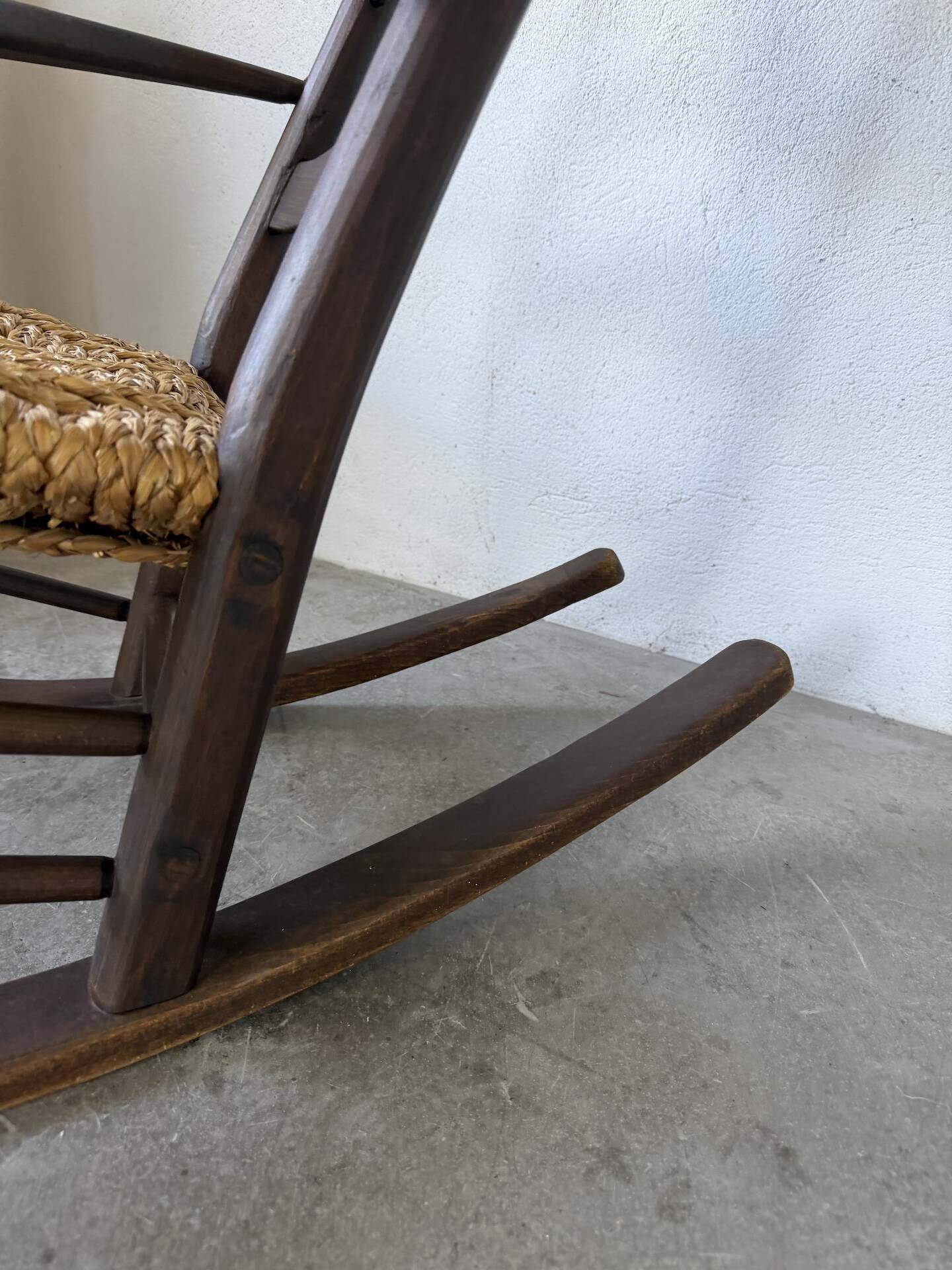Rocking chair 1900 France cord