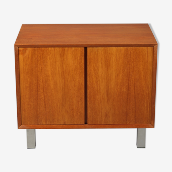 Danish low furniture in teak veneer with two leaves