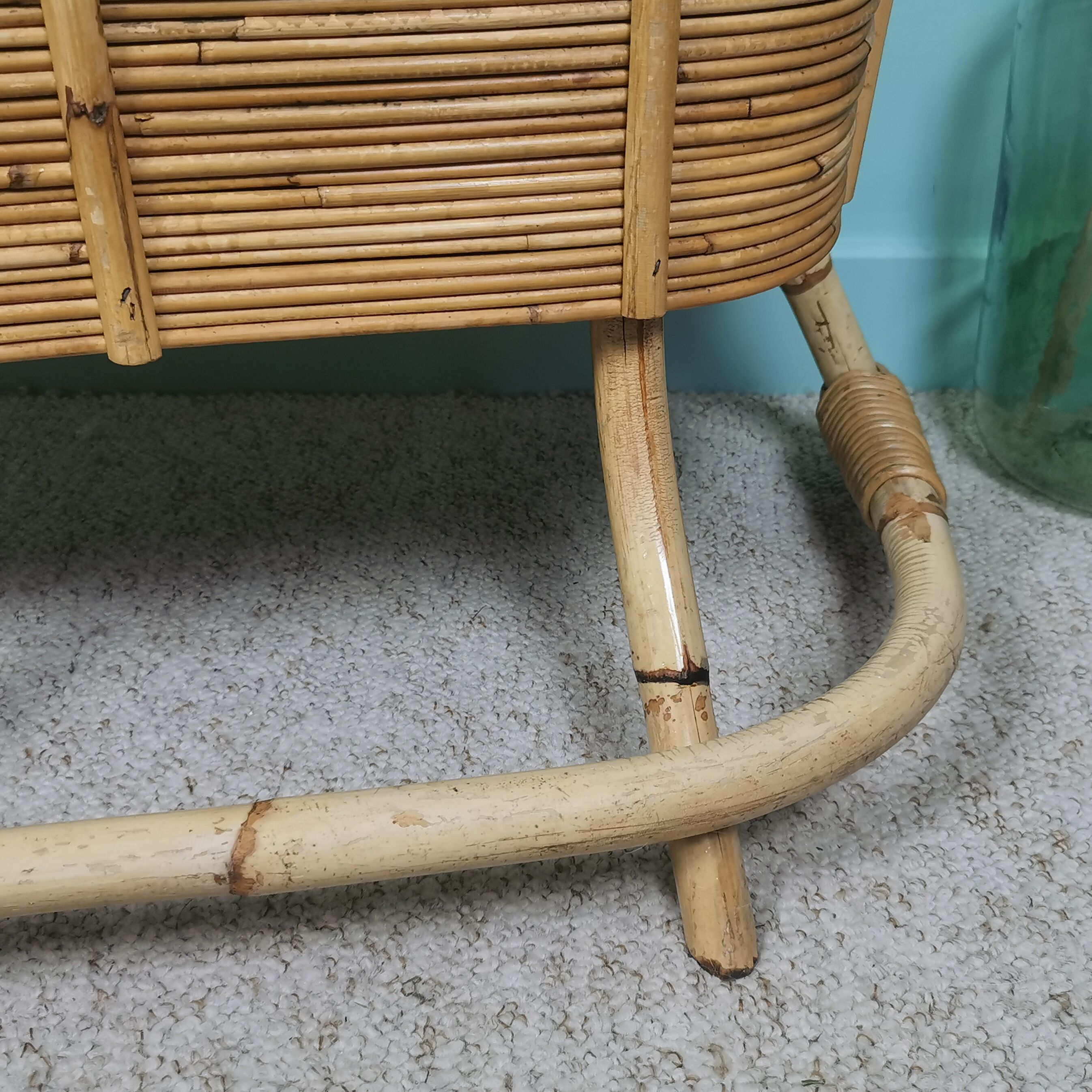 Rattan bar and stools