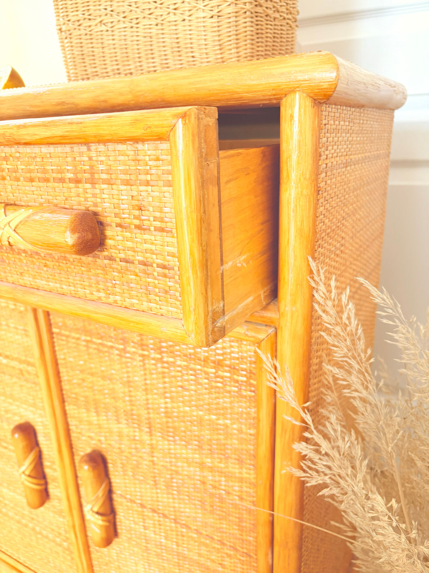 Buffet rotin vintage 