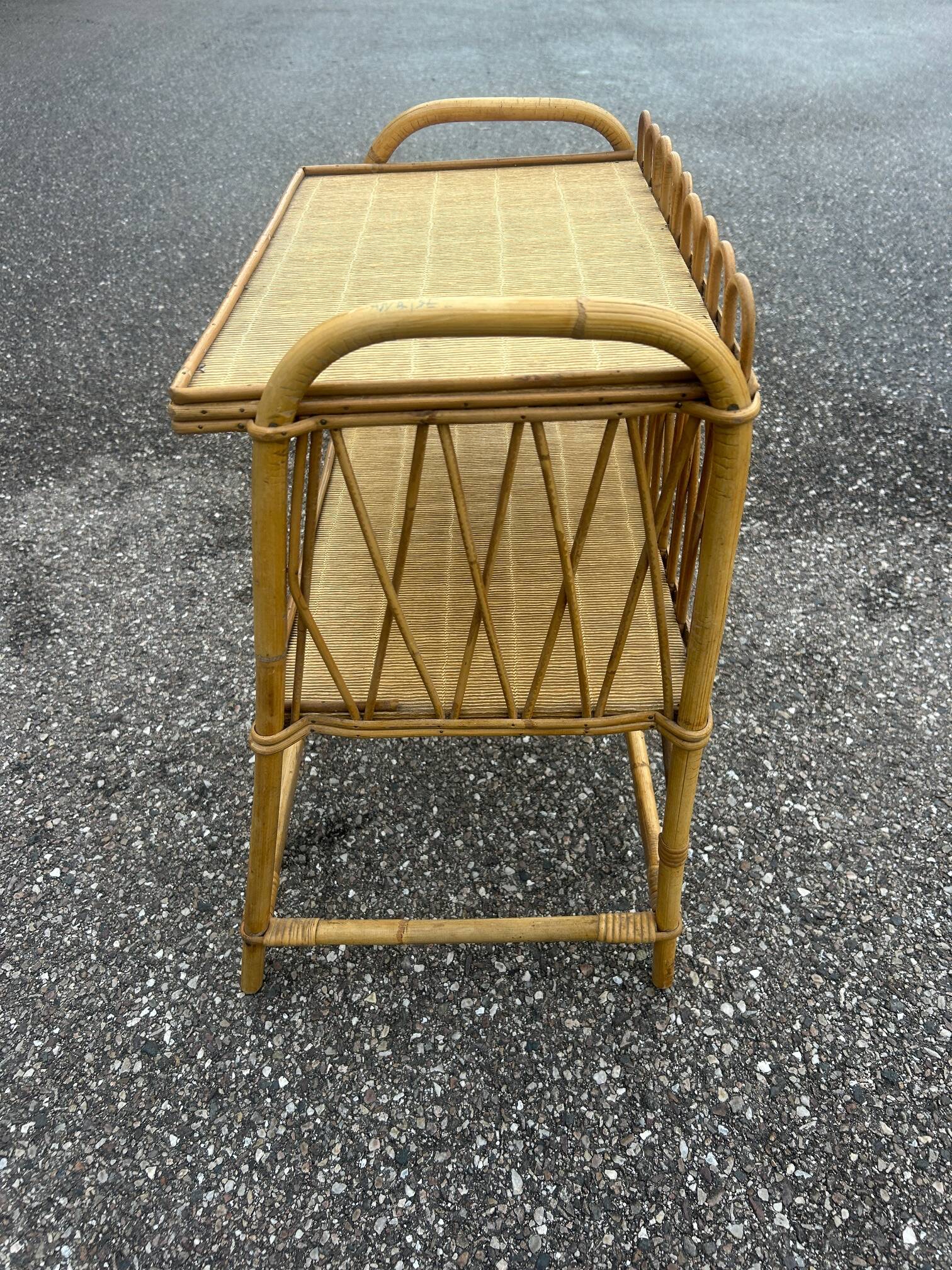 table d'appoint en rotin et osier  1970