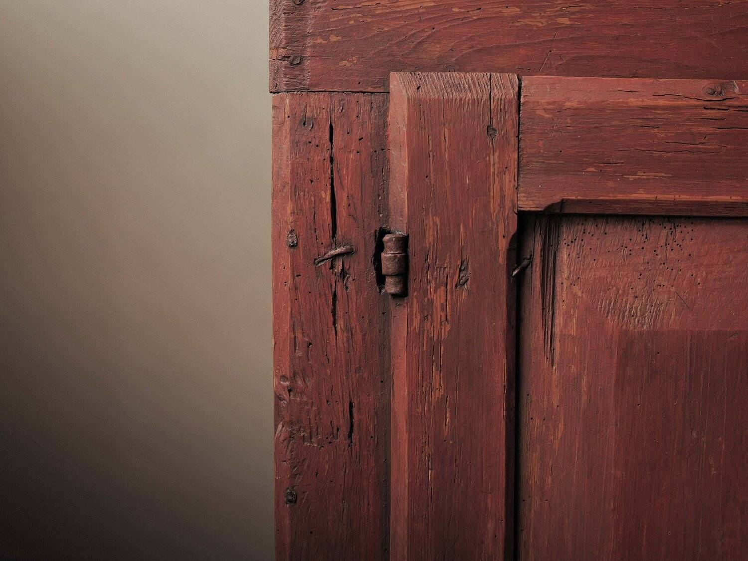 Mountain pine wardrobe – Folk art, Switzerland, 18th century