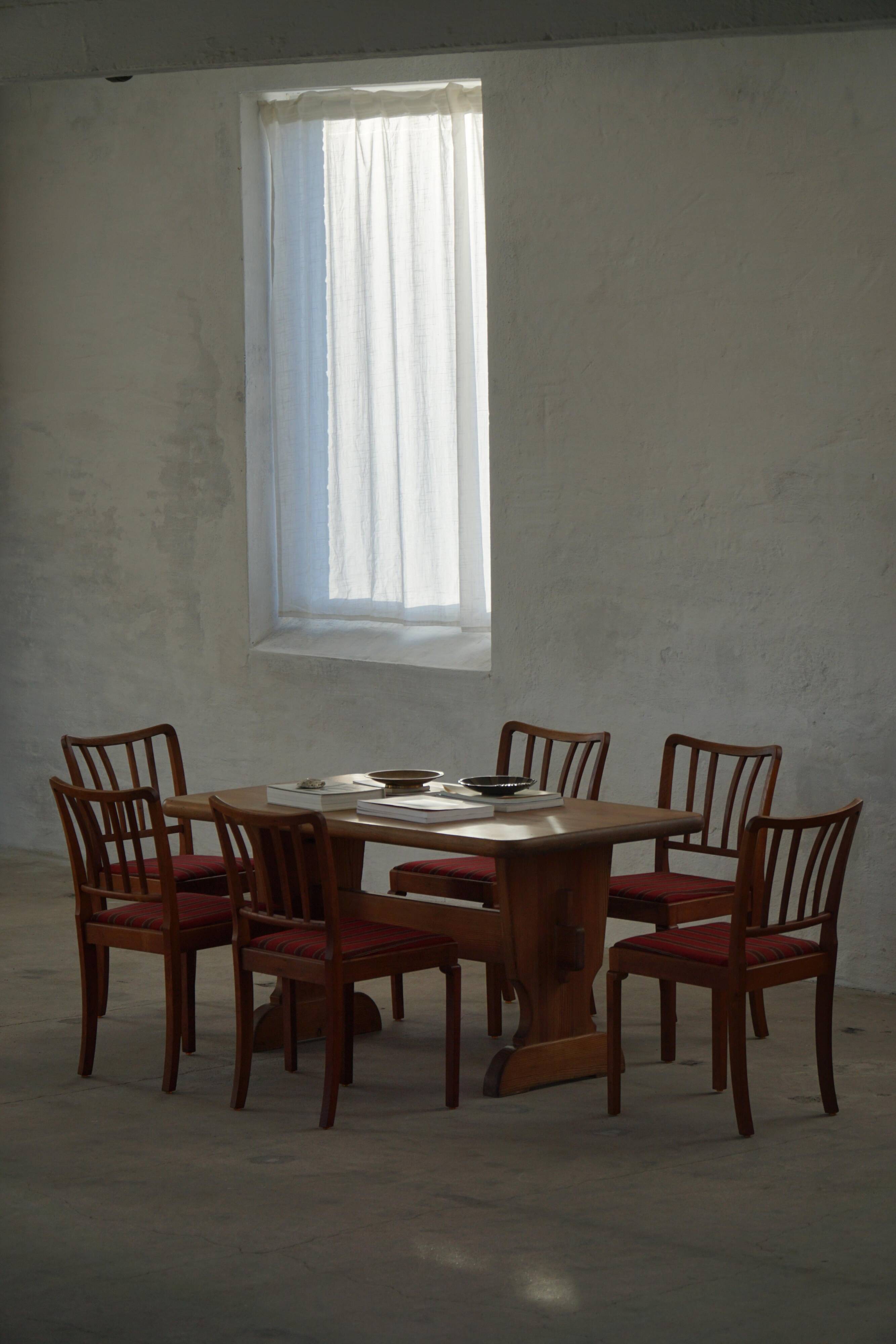 Set of 6 modern classic Danish dining chairs, oak with upholstered seats, 1950s.