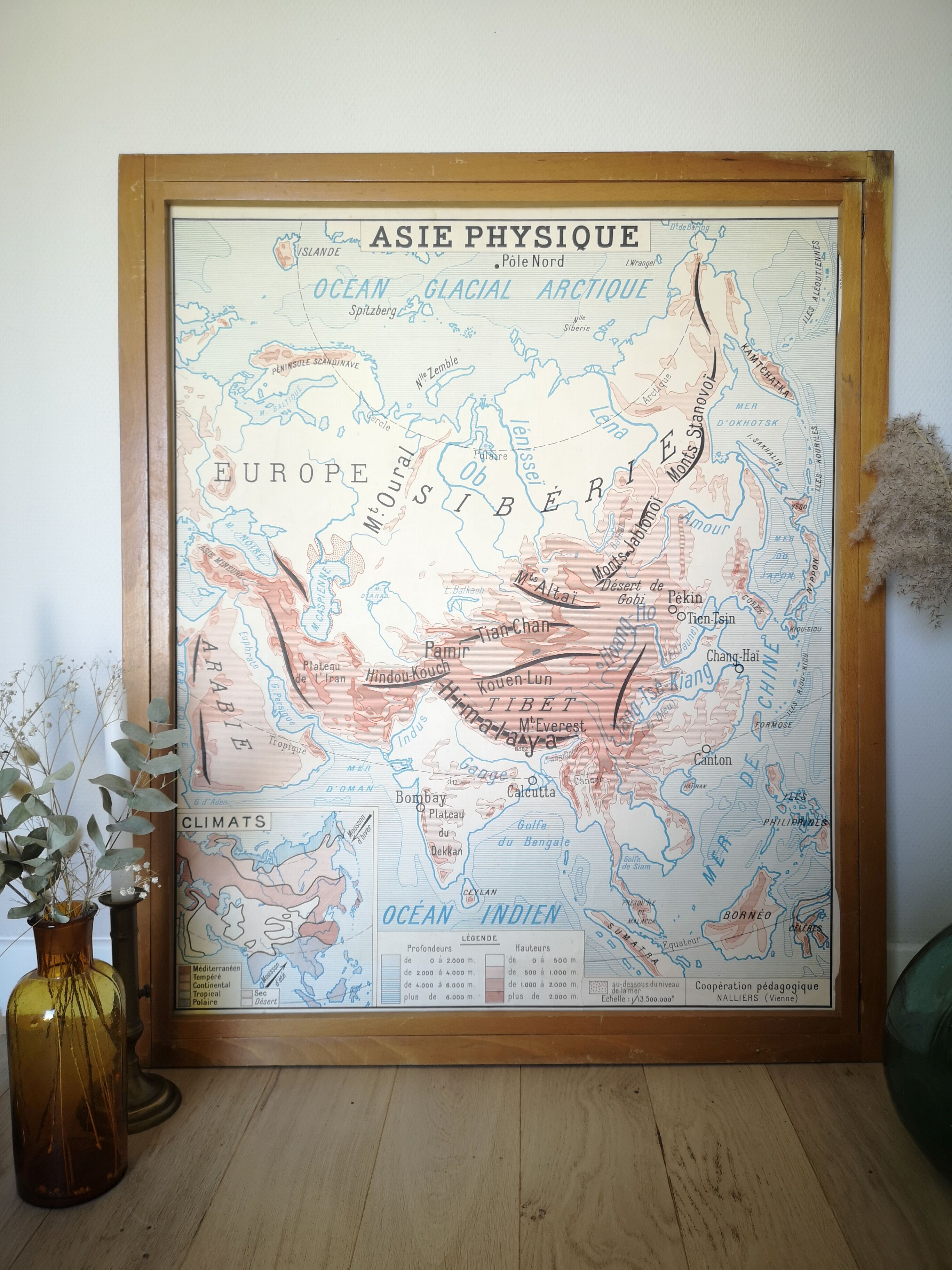 Former vintage Rossignol 50s Asia physical and political map