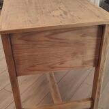 Bureau ancien et charmant en bois