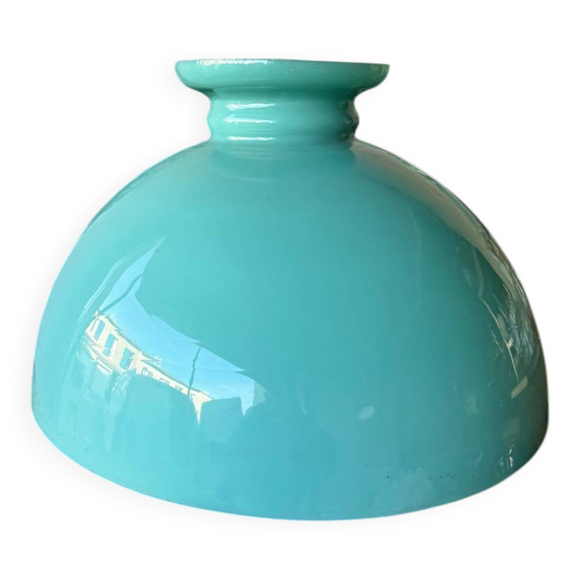 Suspension in turquoise blue opaline