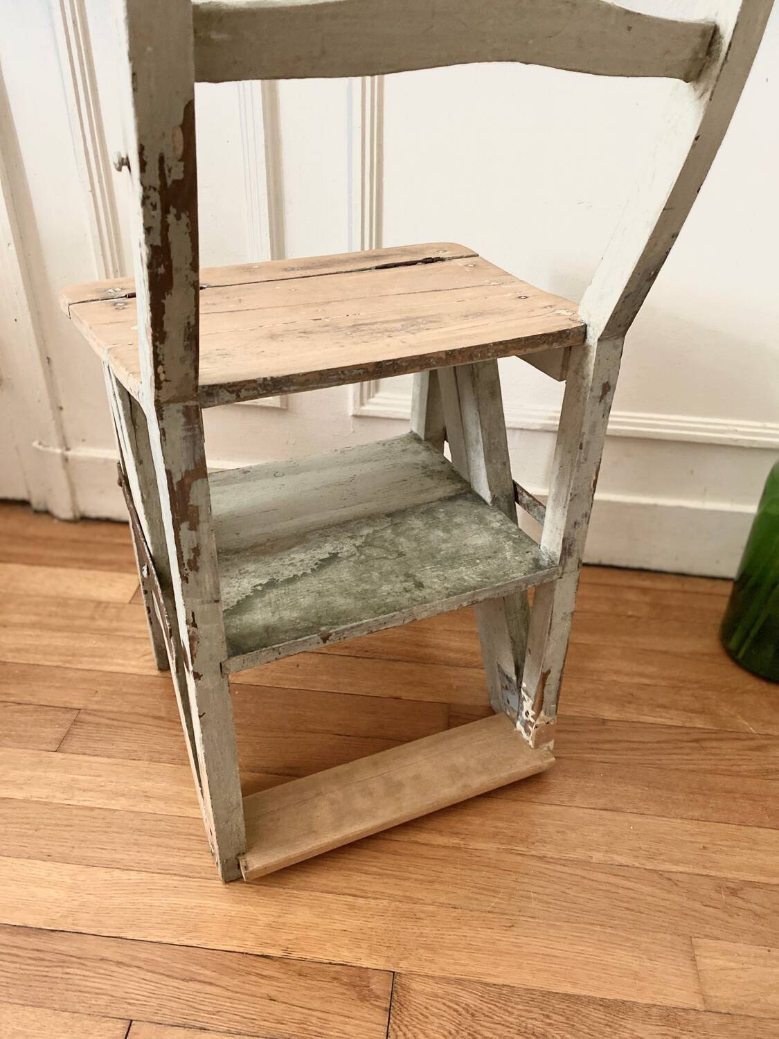 Transformable stepladder chair