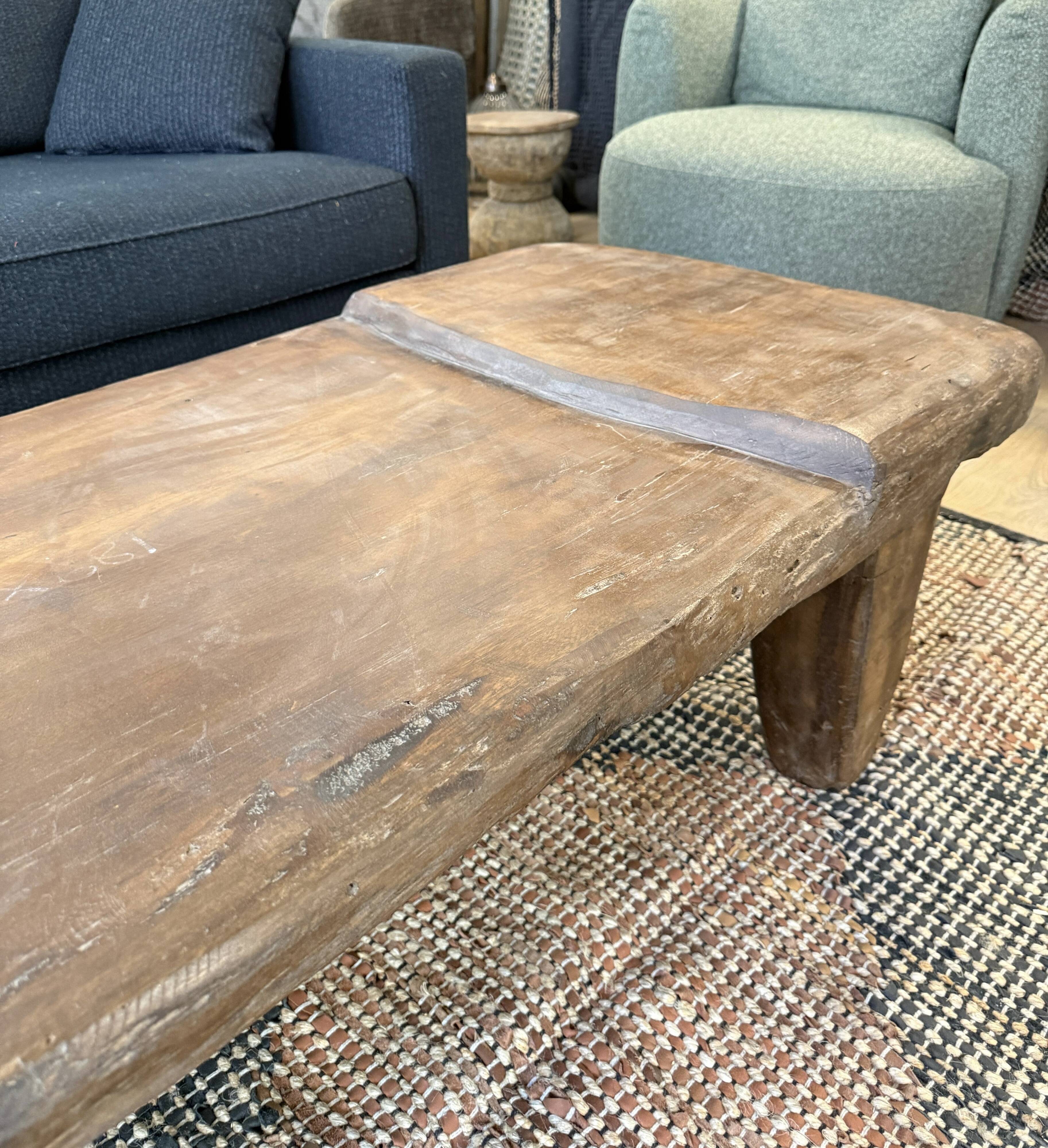 Naga coffee table in solid wood 190X61