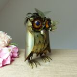Owl sculpture, owl, brutalist, in sheet metal, in the Curtis style