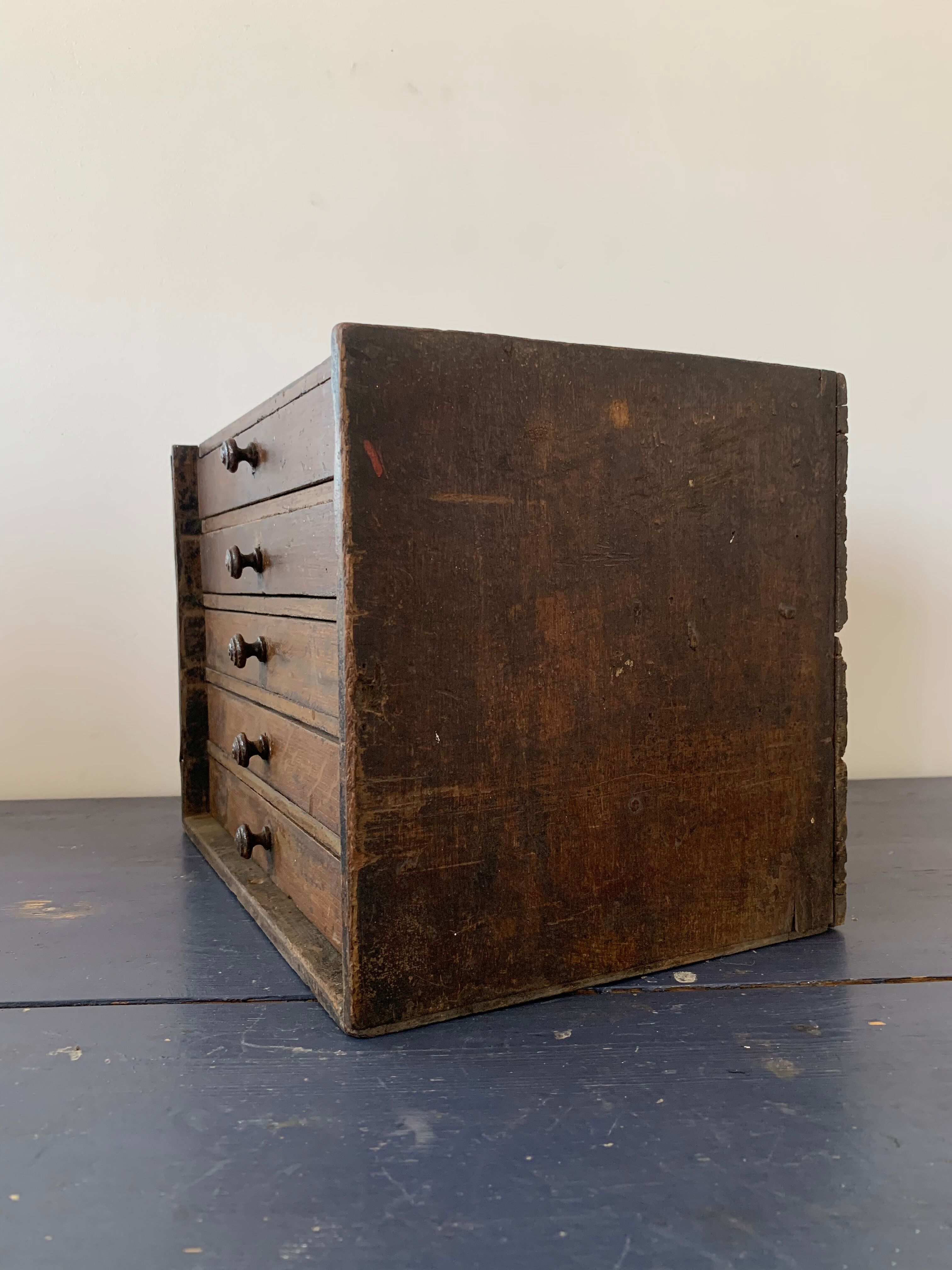 Meuble de métier ancien