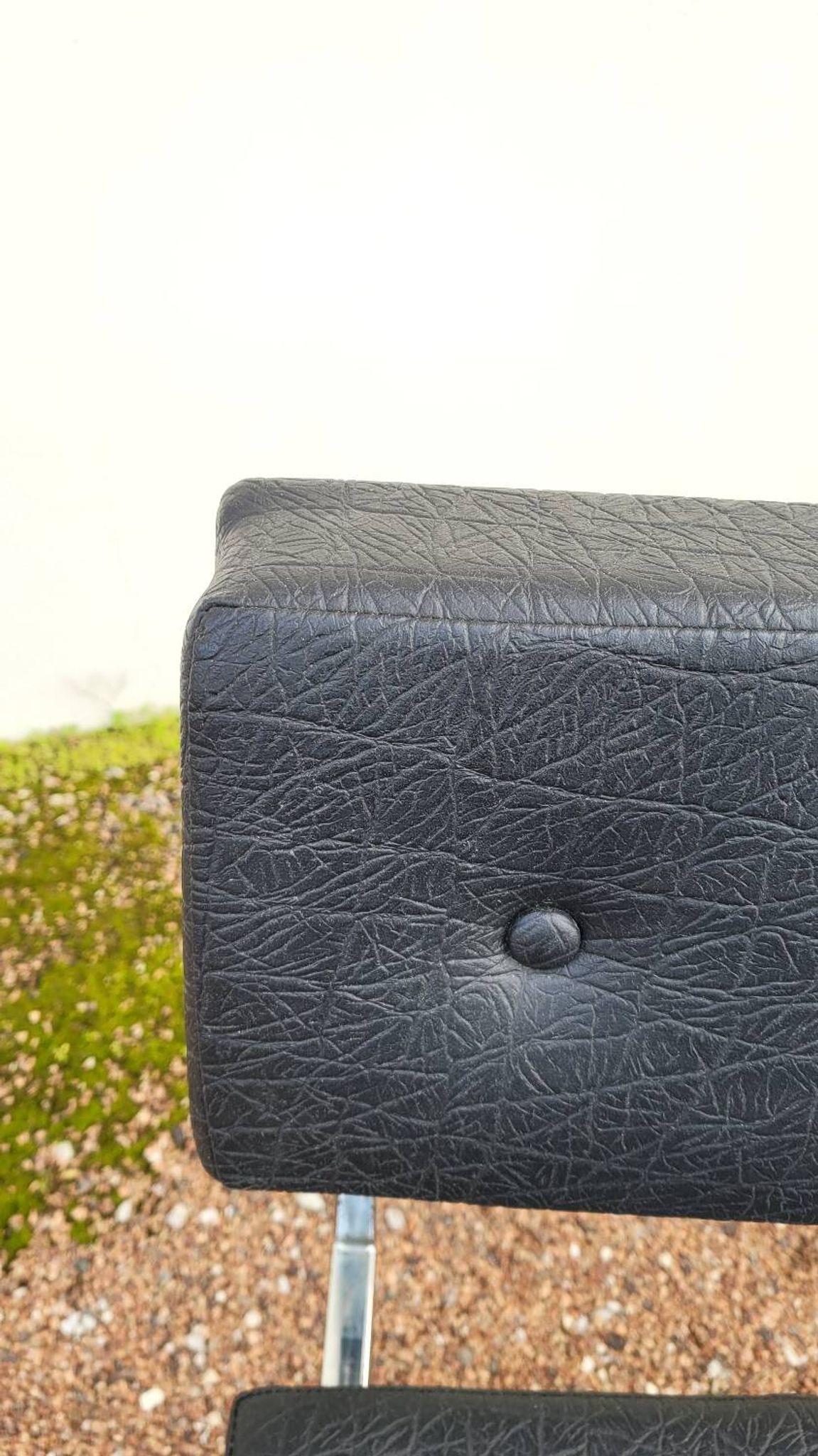 Paire de chaises en skaï design chromé - 1950s