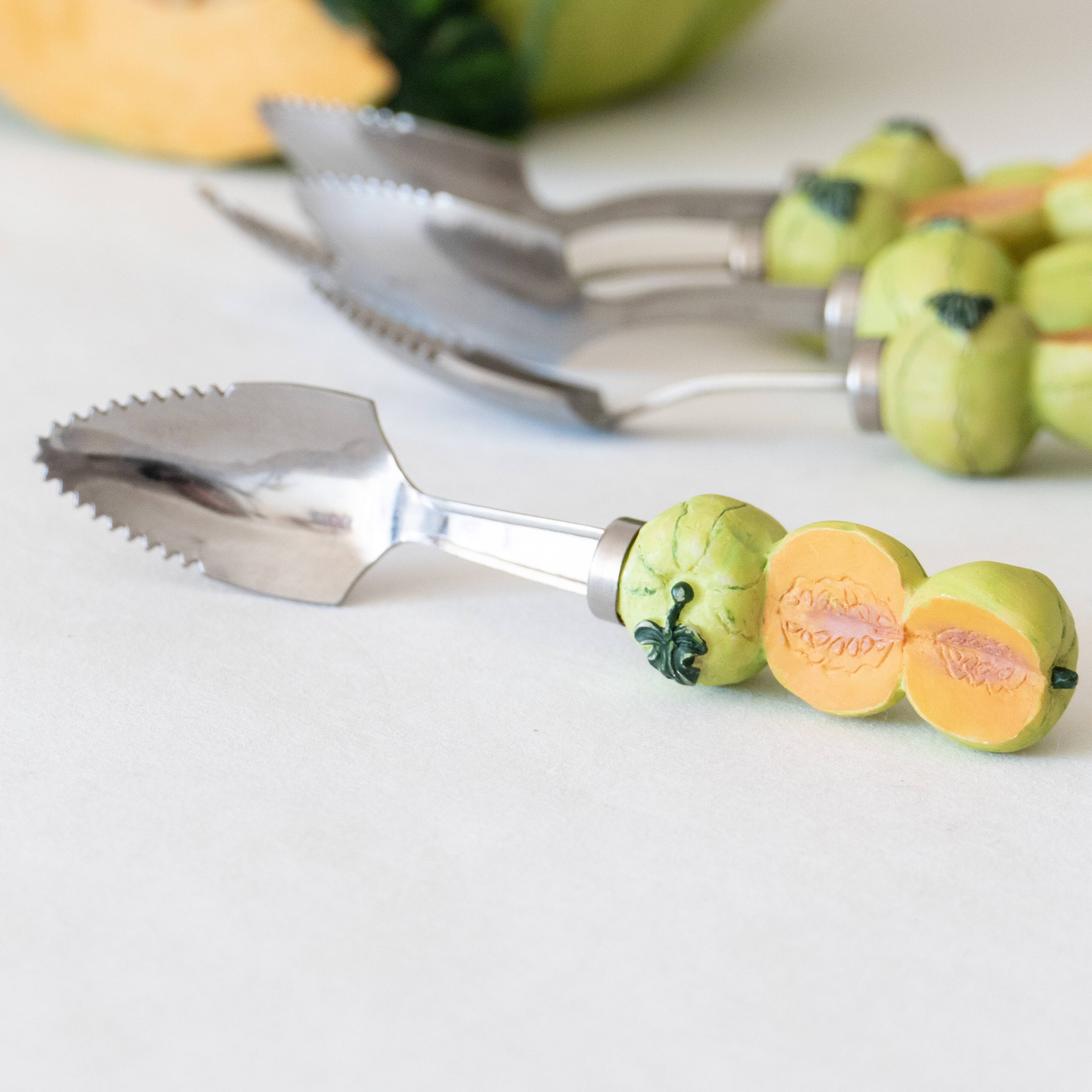 Ceramic trompe-l'oeil bowler spoon servant