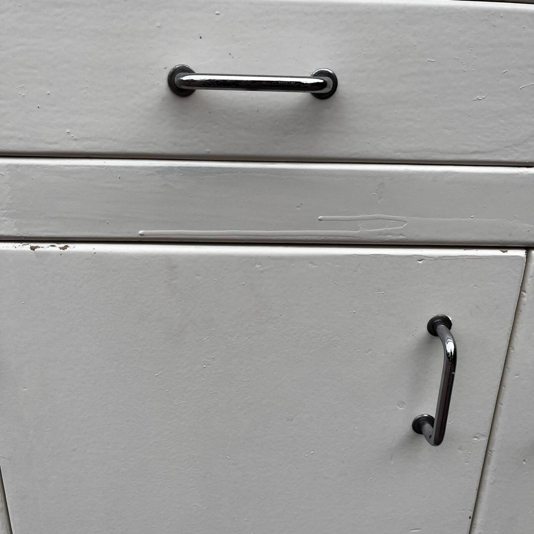 Buffet blanc vintage 2 portes et 2 tiroirs
