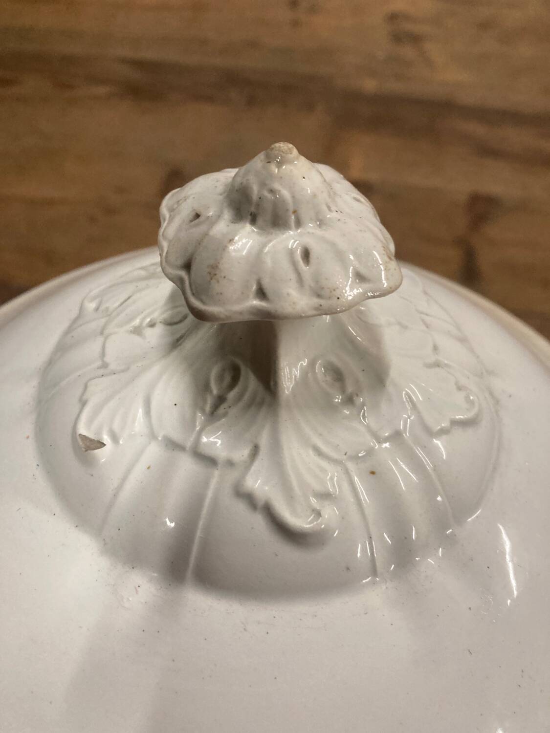 19th century Paris white porcelain tureen