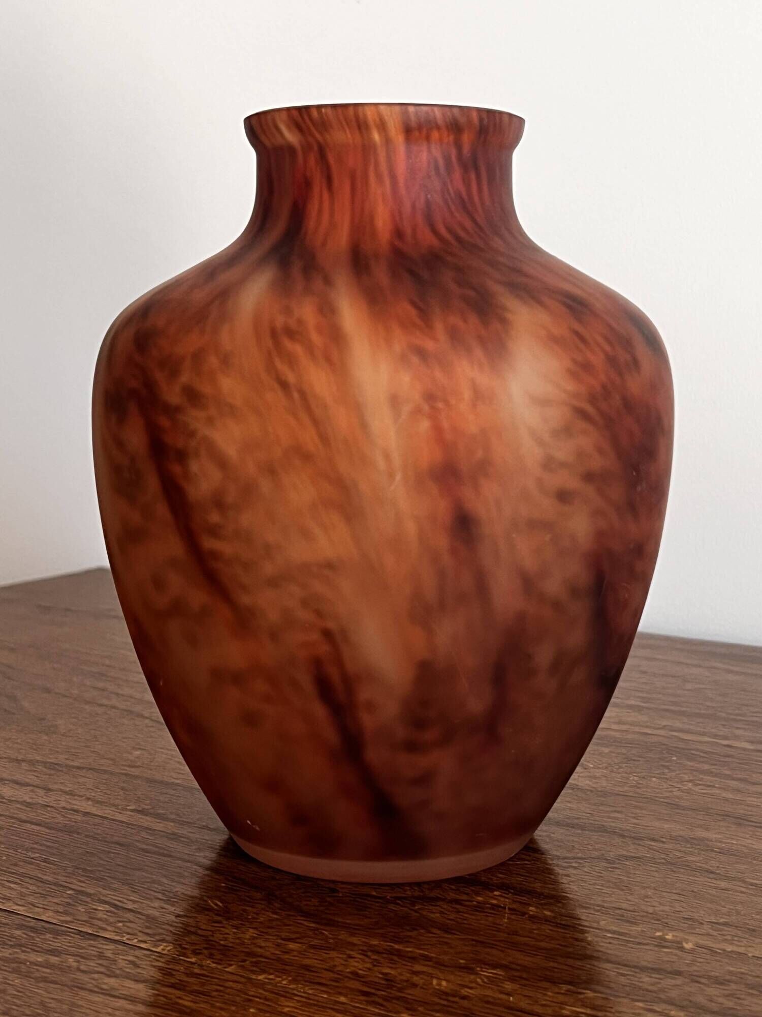 Vase en verre ambré