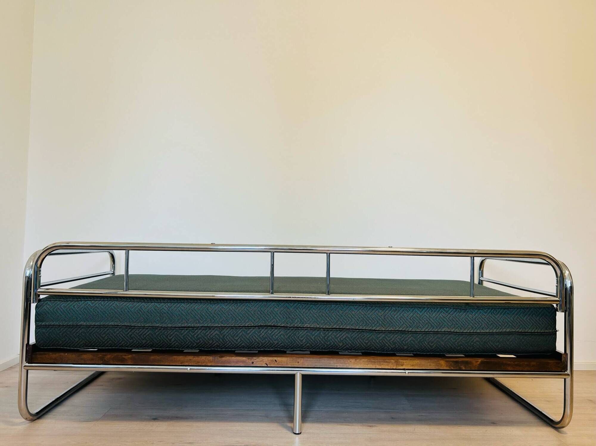 Canapé Bauhaus en Acier Tubulaire de Robert Slezak, 1930s