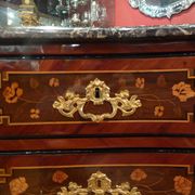 Flowers 18th century marquetry curved Dresser
