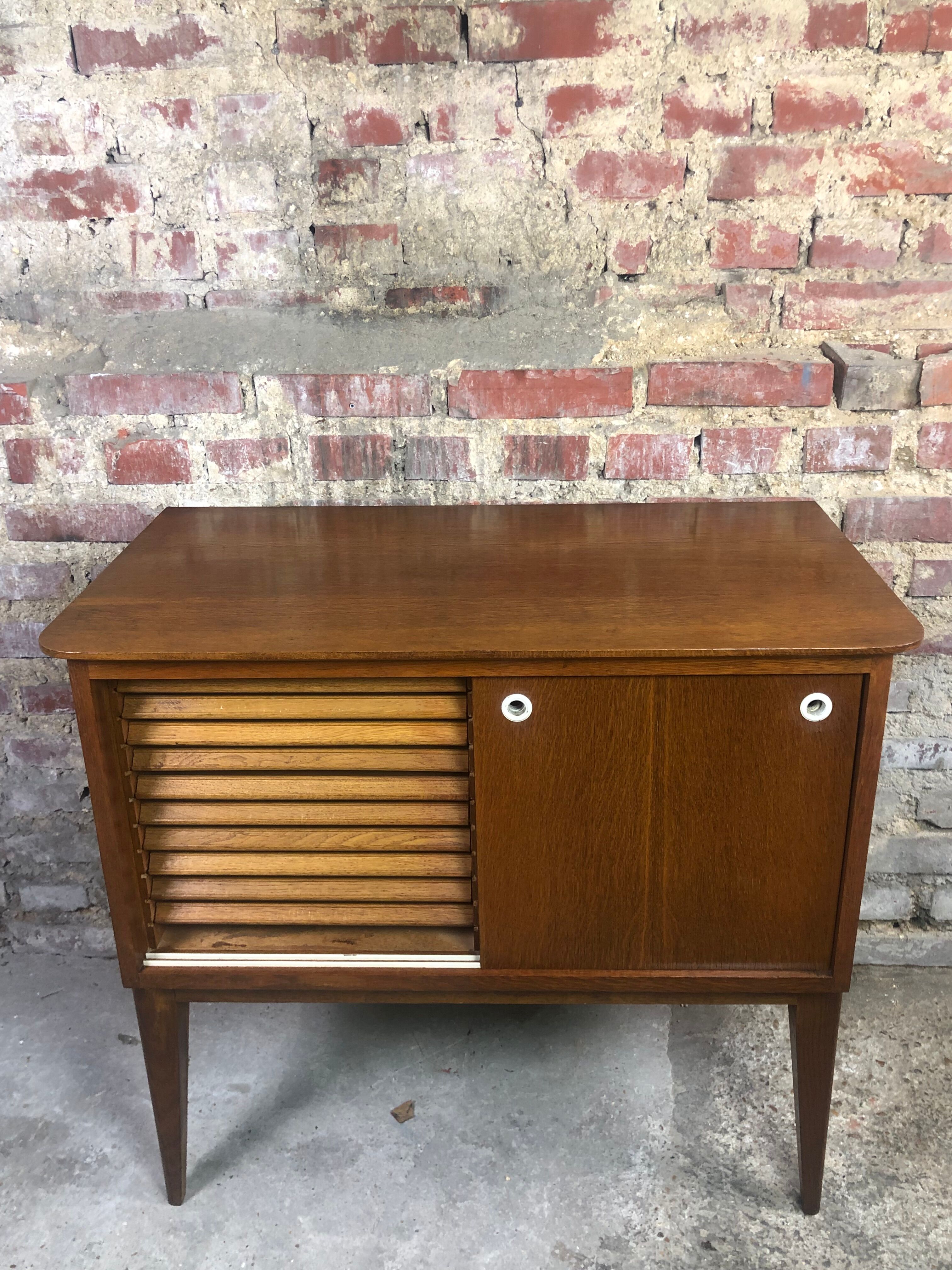 Music in vintage oak 60