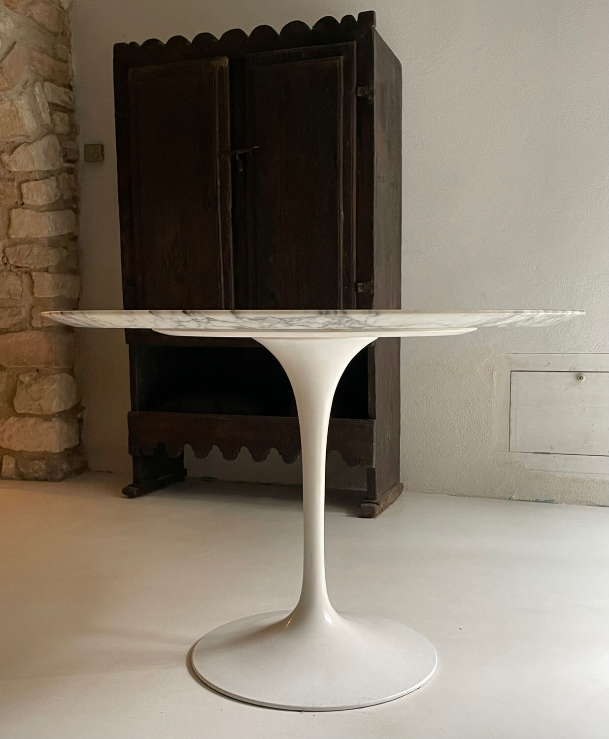 Marble Tulip Dining Table by Eero Saarinen for Knoll