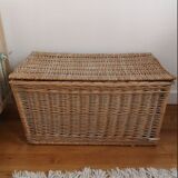 Wicker trunk