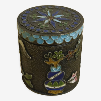 Boîte cloisonnée argentée en émaux chinois