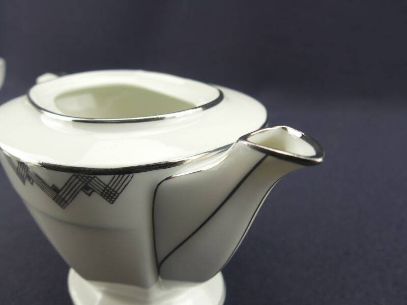 Art Deco tête-à-tête in Limoges porcelain by Legrand