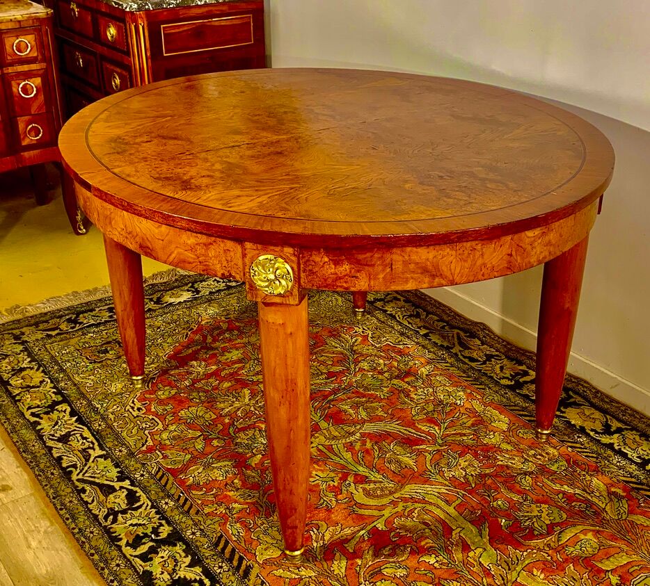 Oval table Art Deco period 1925, magnifying glass of Elm