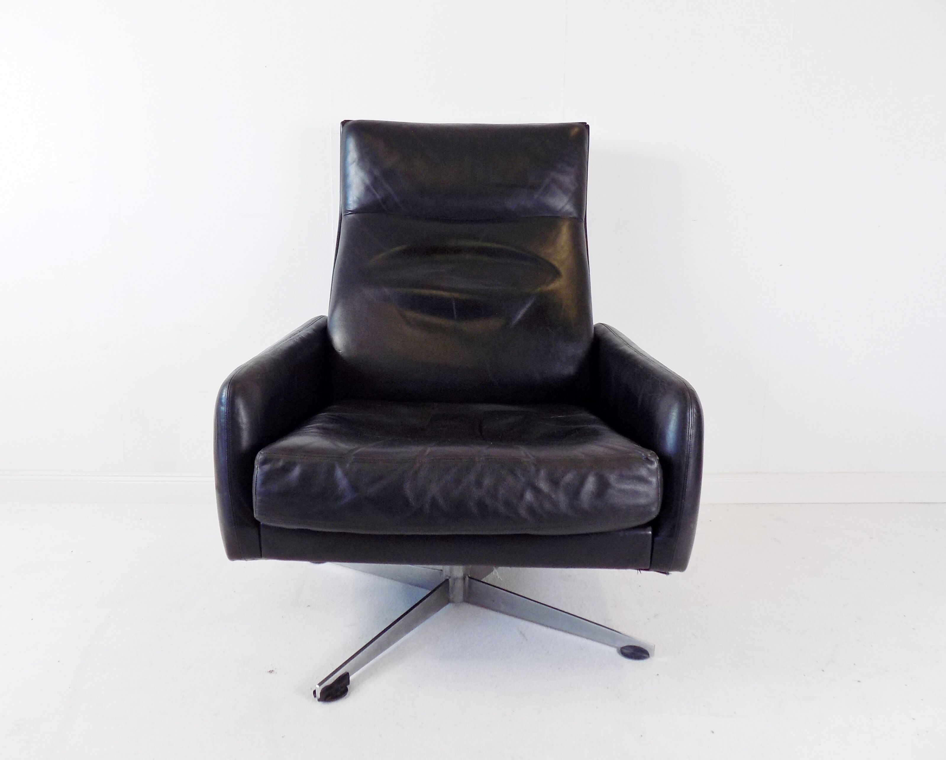 Leather armchair 60s black