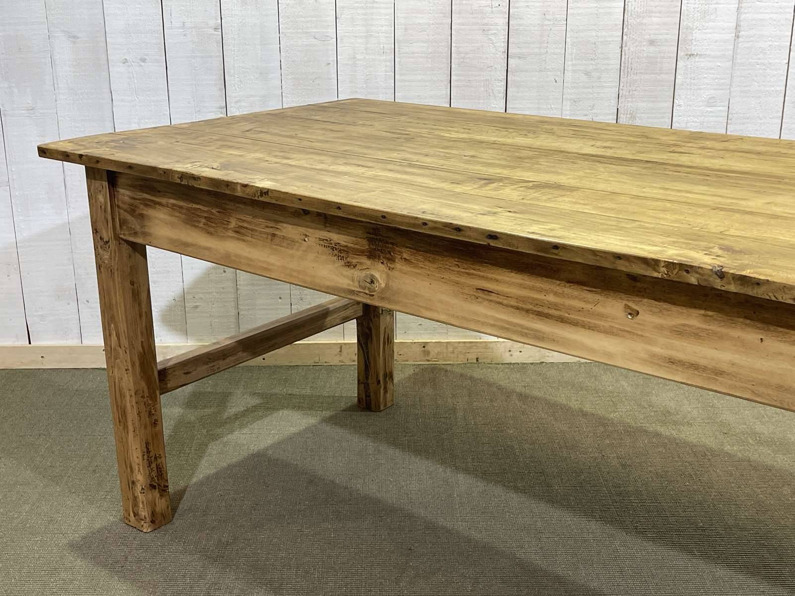 Farm table in poplar from the early 20th century.