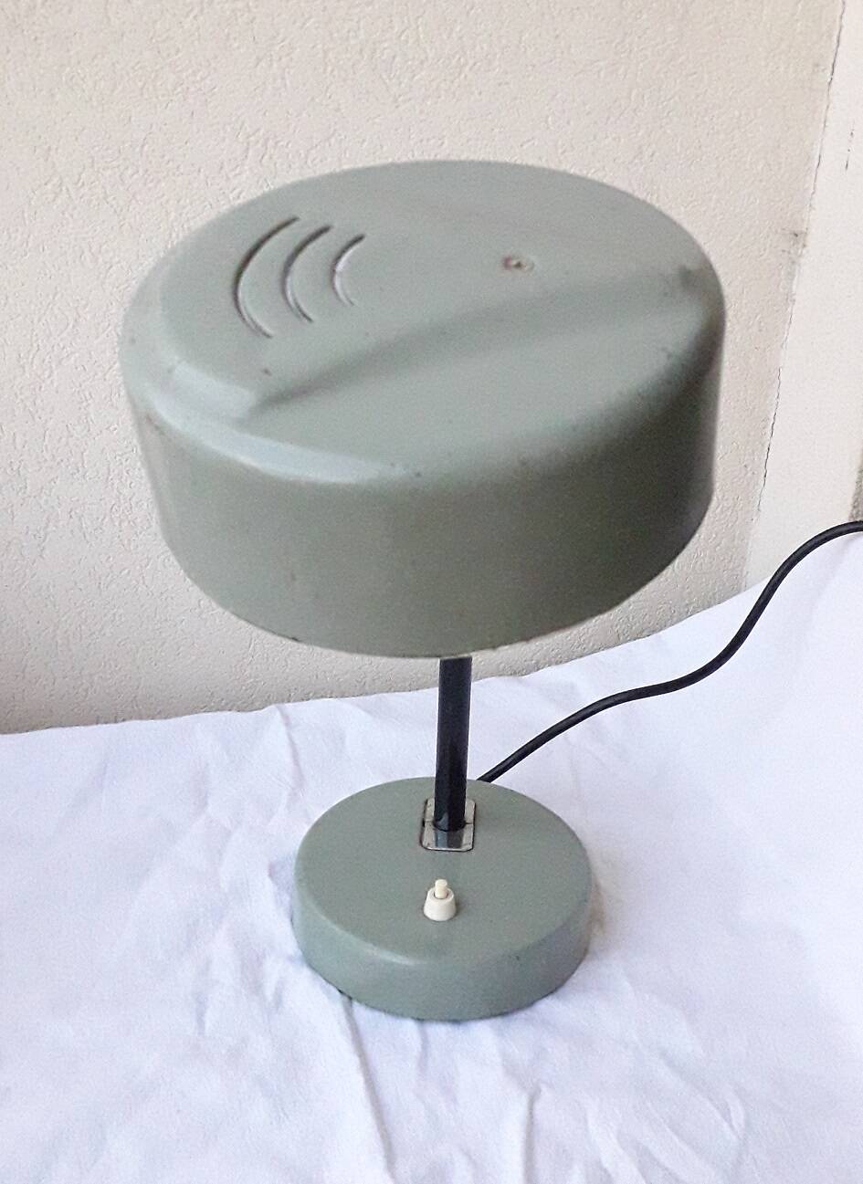 Desk lamp