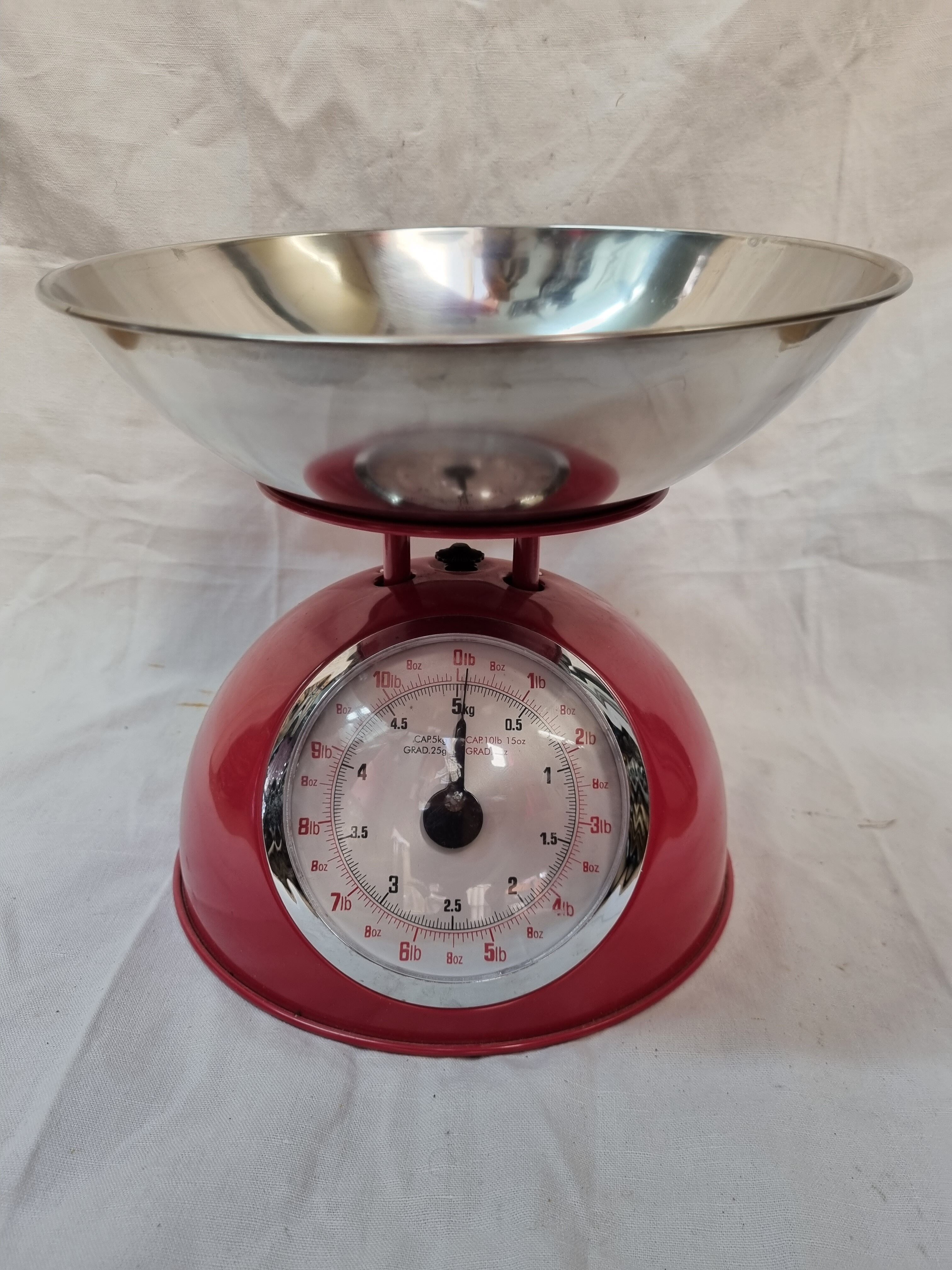 Household scale red