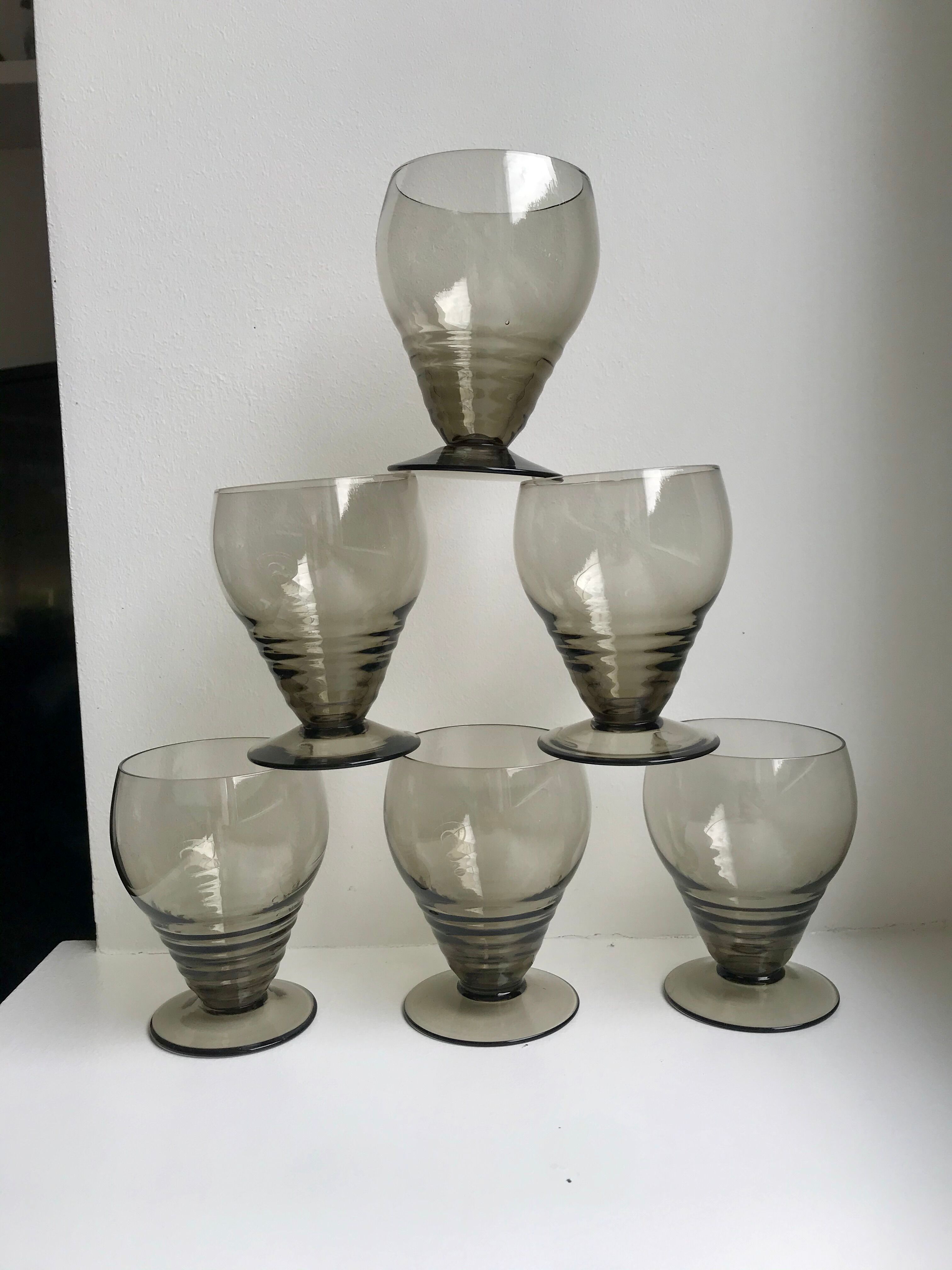 Set of 6 small art deco design wine glasses in smoked glass 30-40s