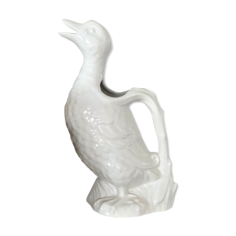 Duck pitcher in slip