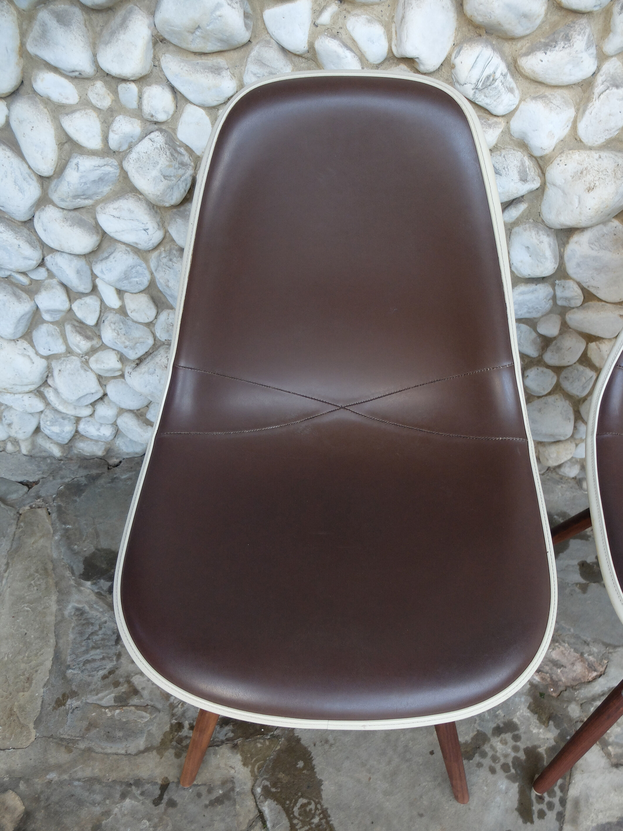 Pair of Ray and Charles Eames chairs on Dowel Bases, Herman Miller USA