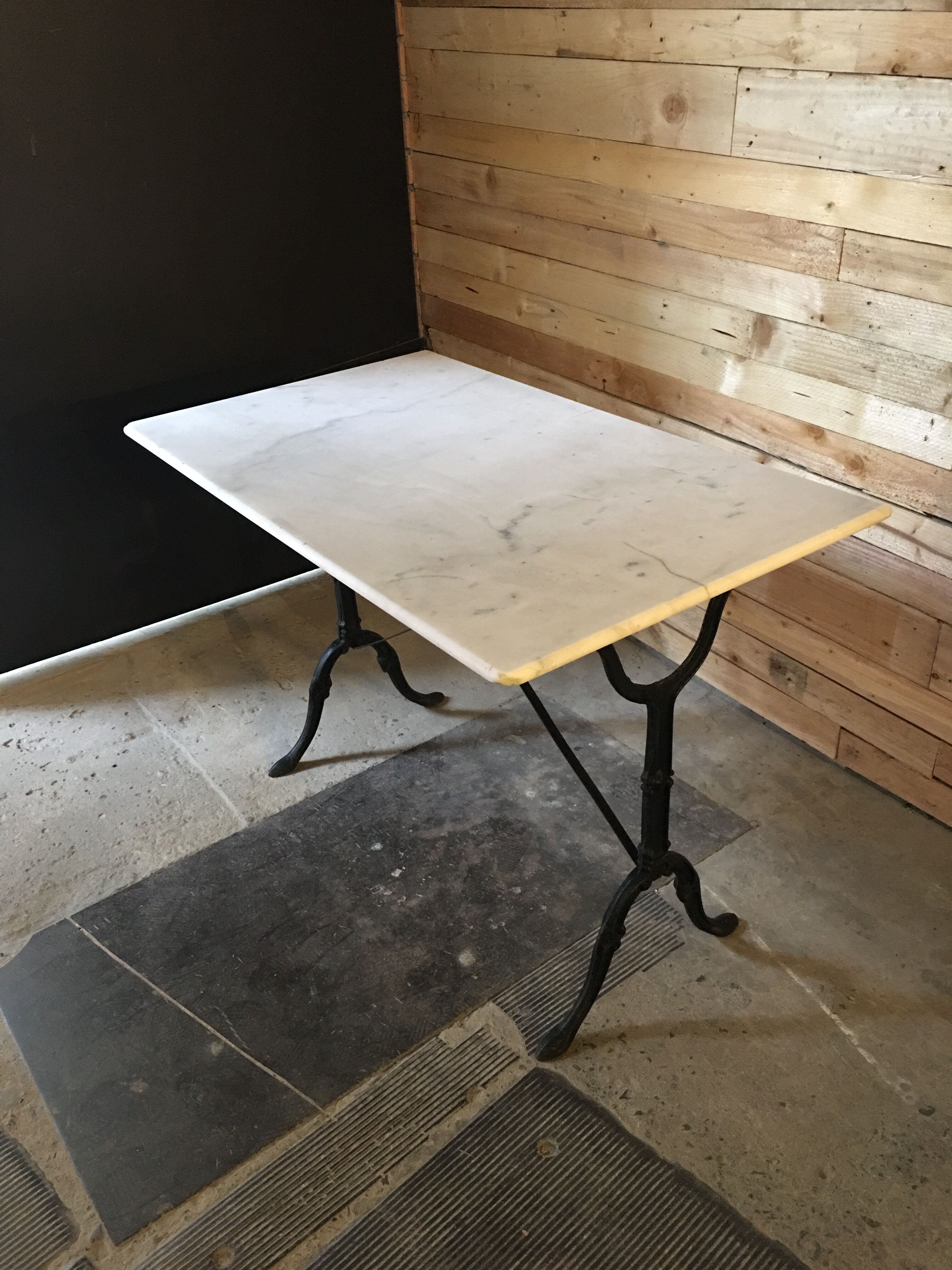 Bistro marble table