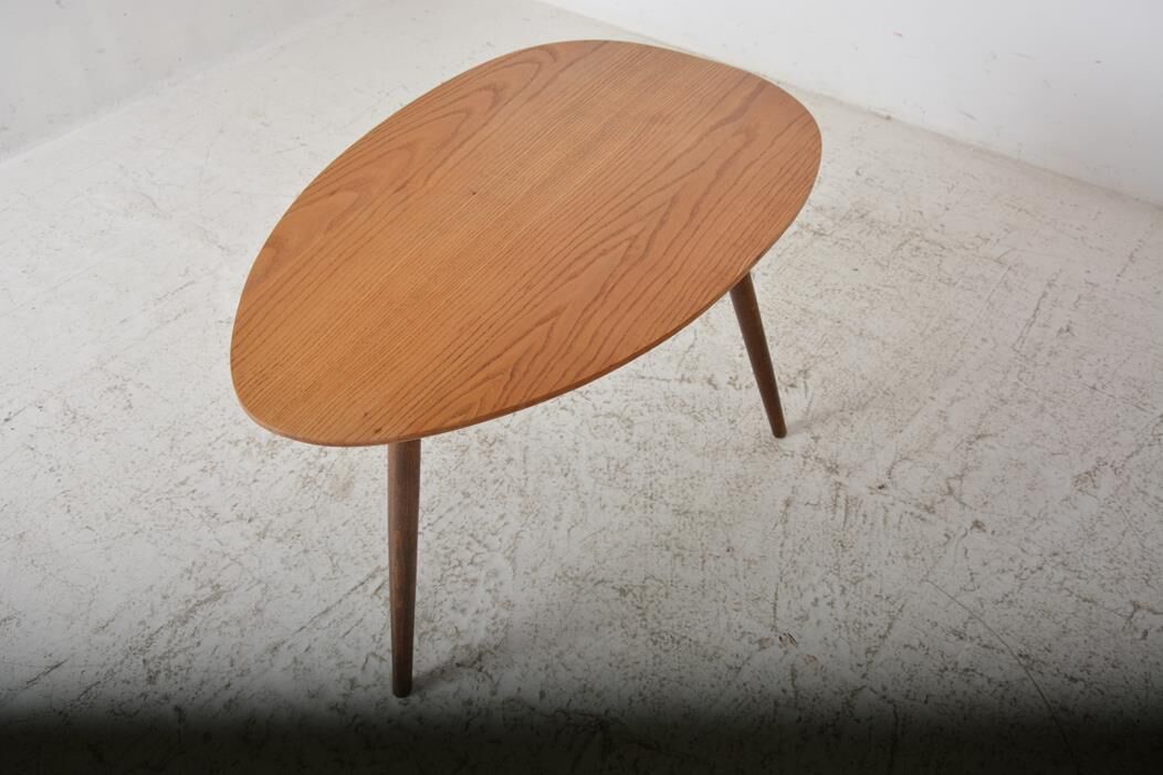 Tripod coffee table dating from the 60s