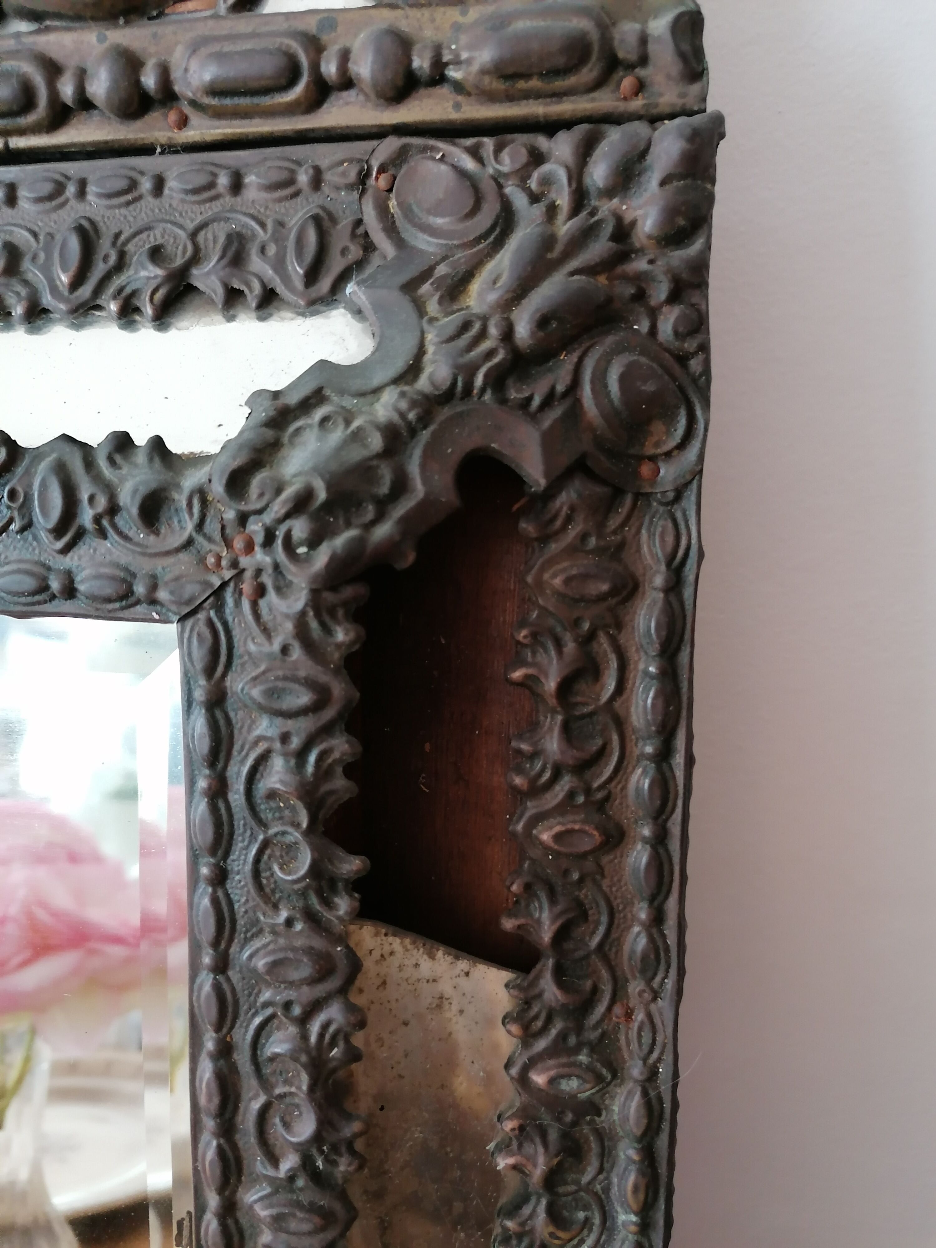 Beveled mirror  59x32cm