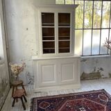 XL display case with white patina