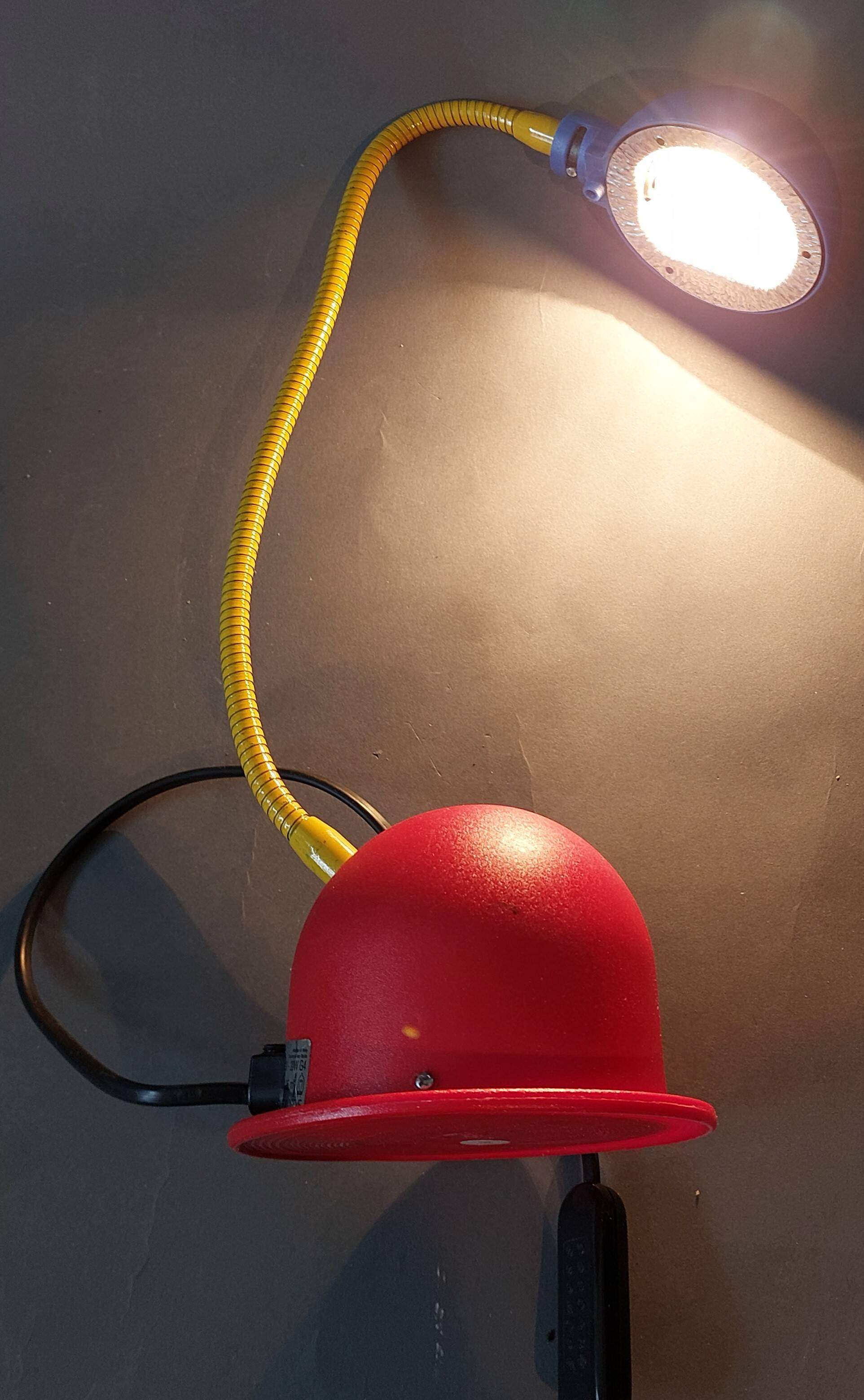 Halogen desk lamp Memphis Stilplast Movement, Italy 1980.