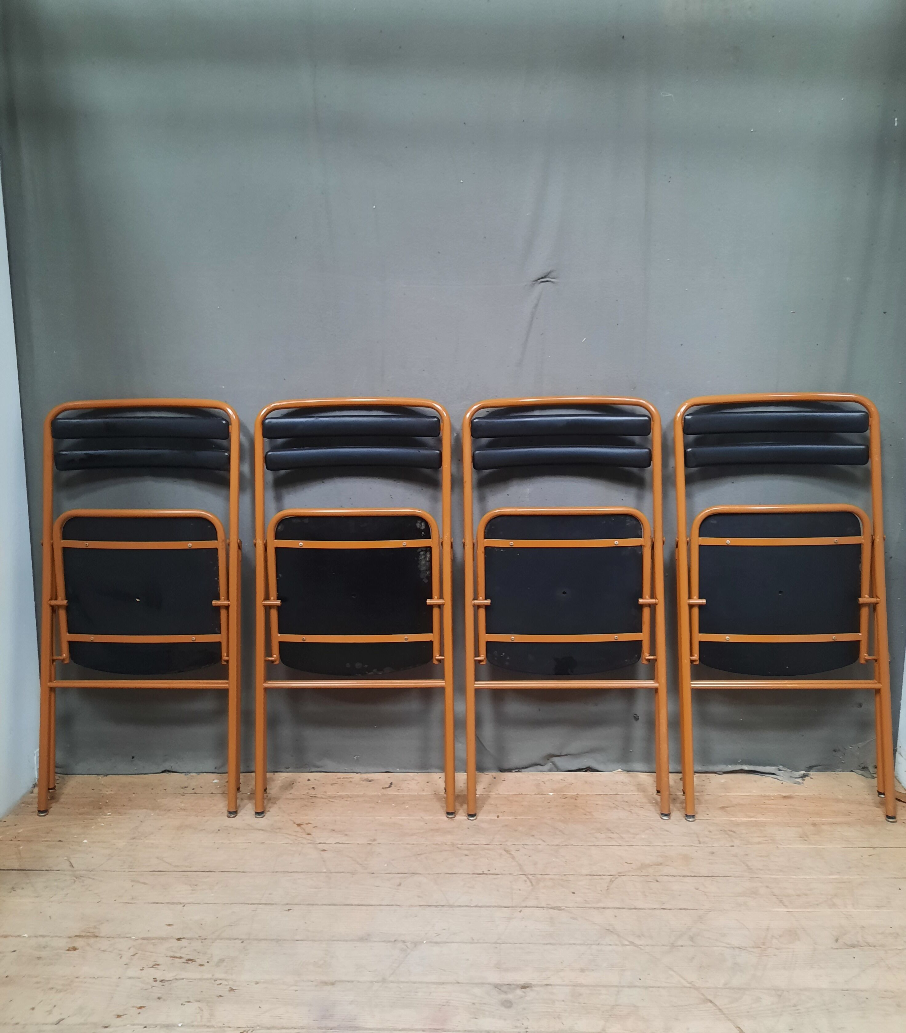 4 folding chairs metal and skai