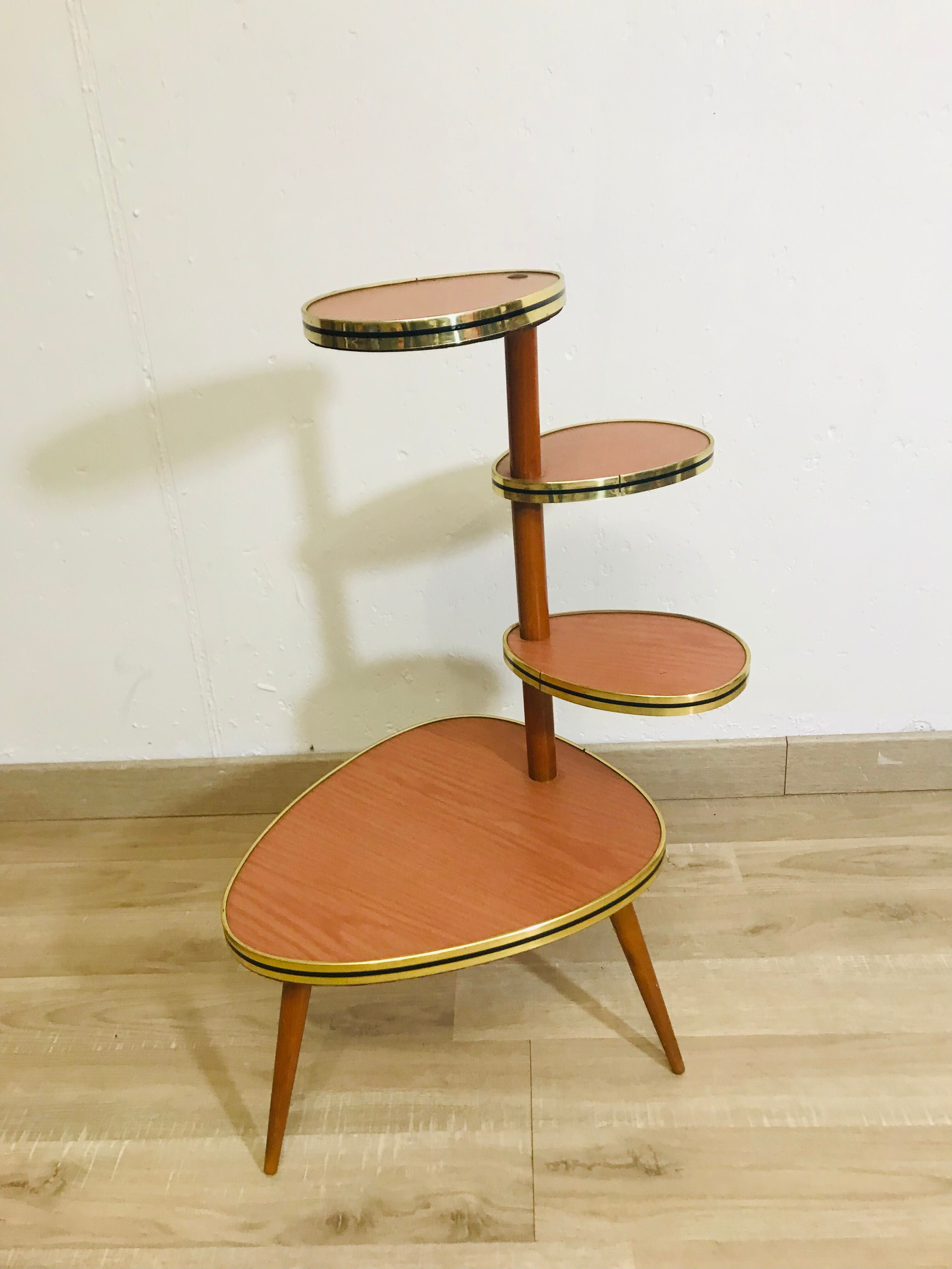 Porte-plante en formica