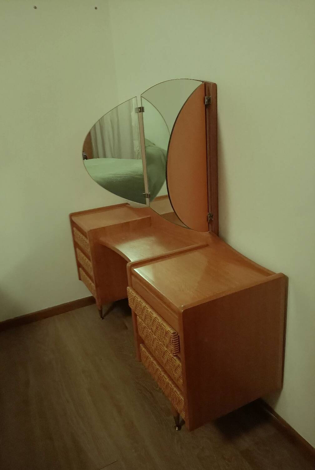 Triptych dressing table