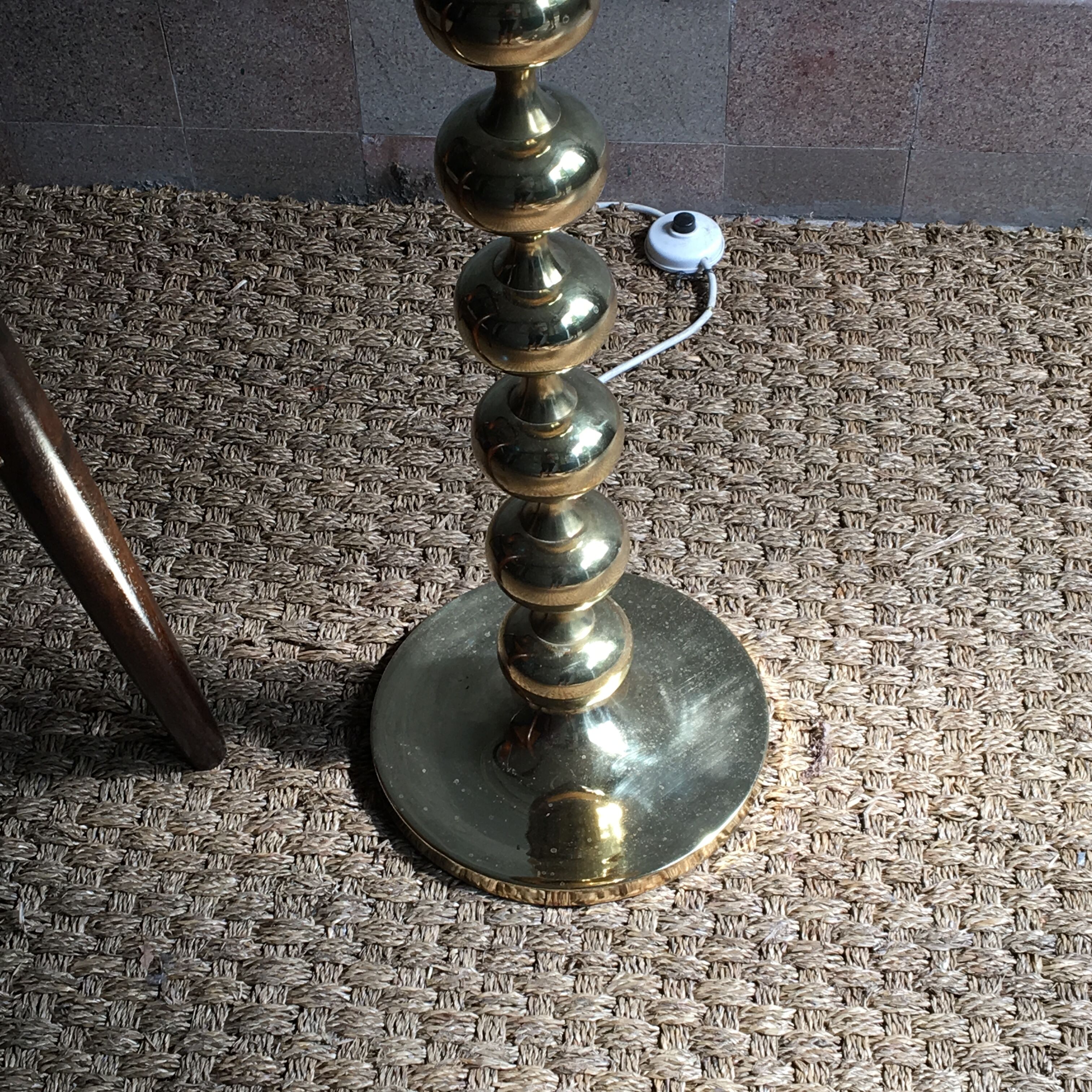 Vintage floor lamp in brass balls